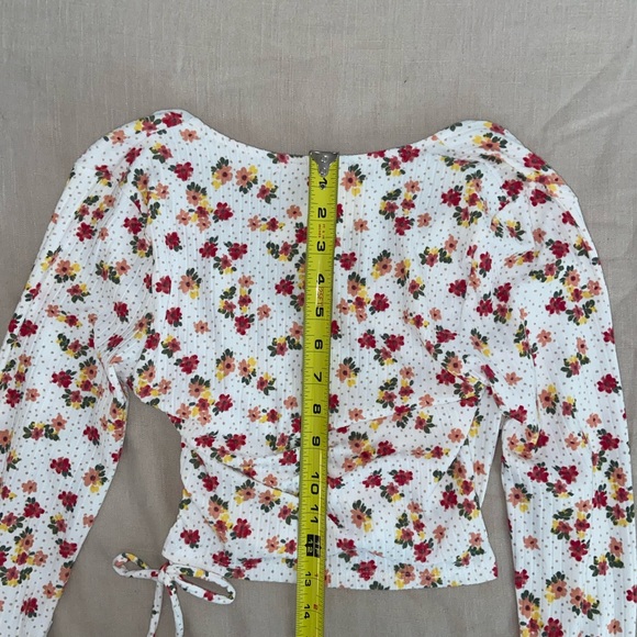 Cute Floral Top - NWT - Picture 7 of 7